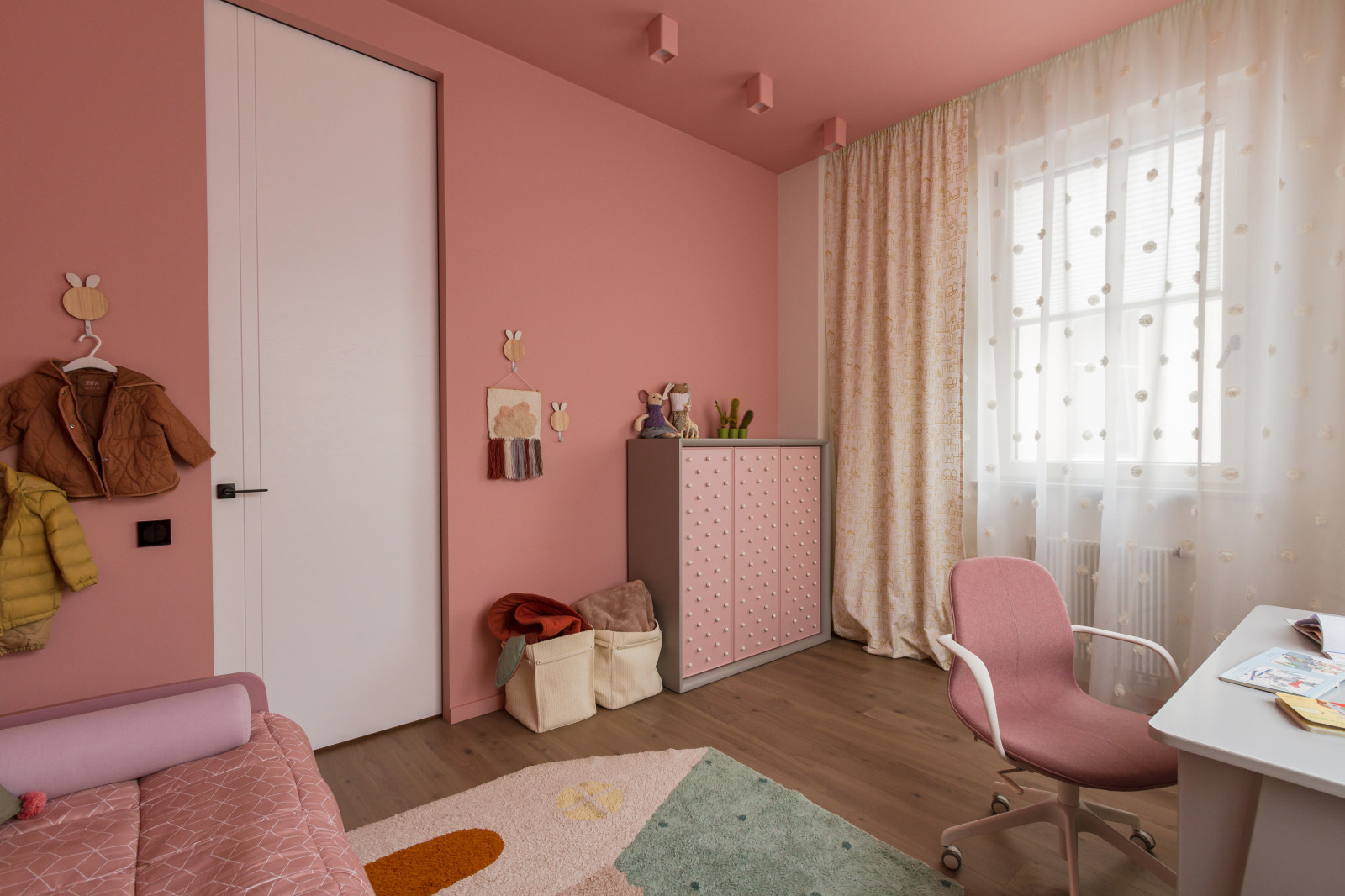 Яркий Нижний.