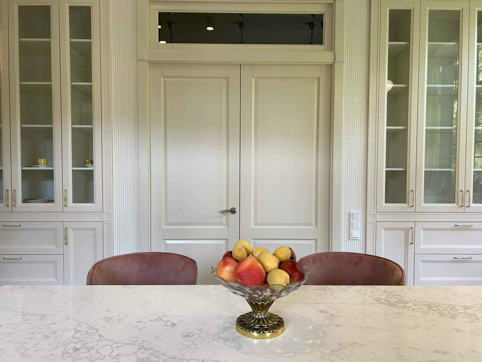 Обложка проекта: Замена мебели в загородном доме - Кухня