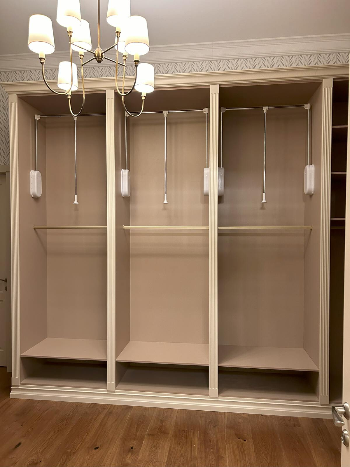 Замена мебели в загродном доме - Гардеробная