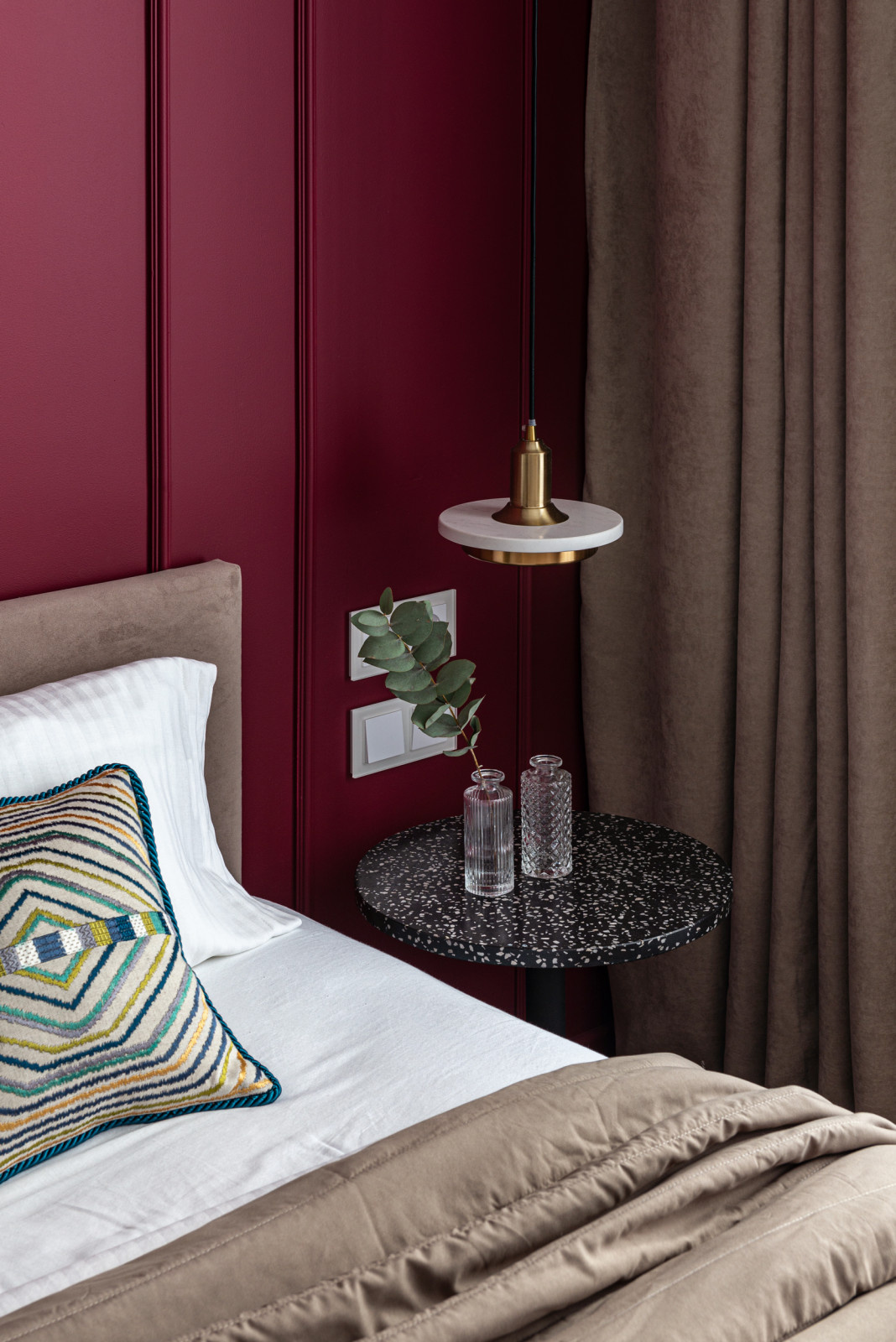 Фрагмент интерьера спальни