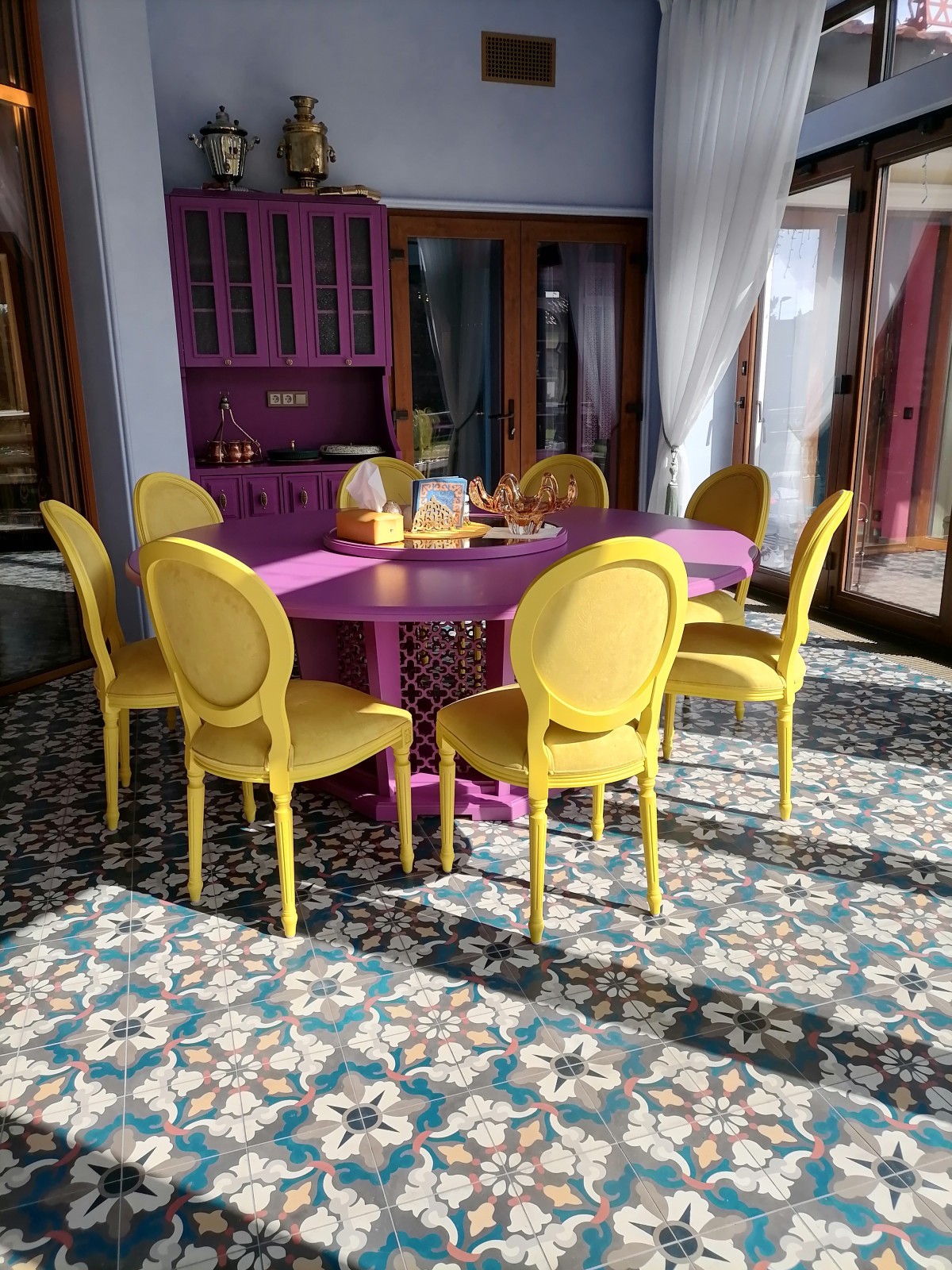 Интерьер дома в восточном стиле с бассейном и хаммамом