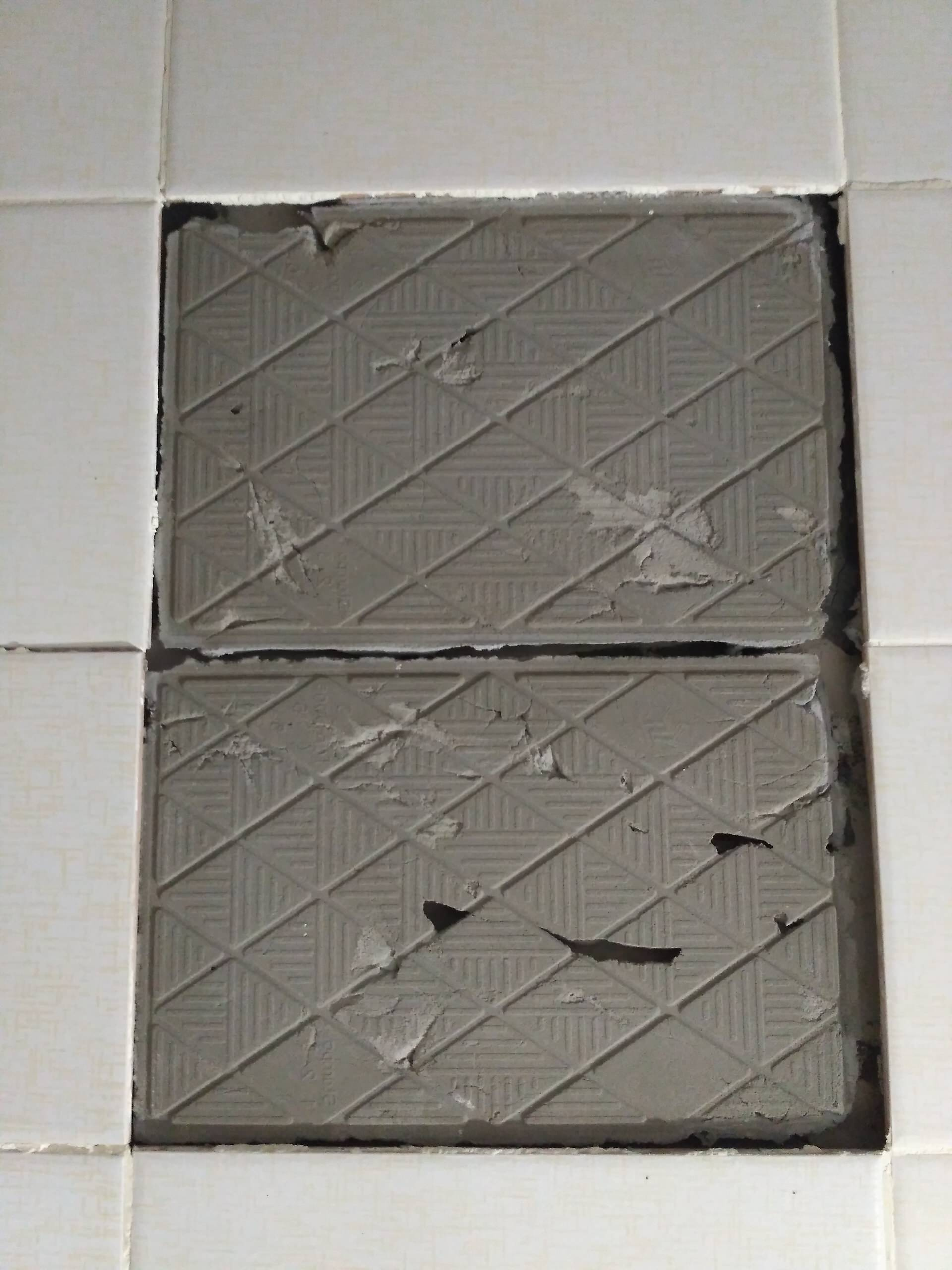 Вопрос: Как избежать ошибок при укладке плитки