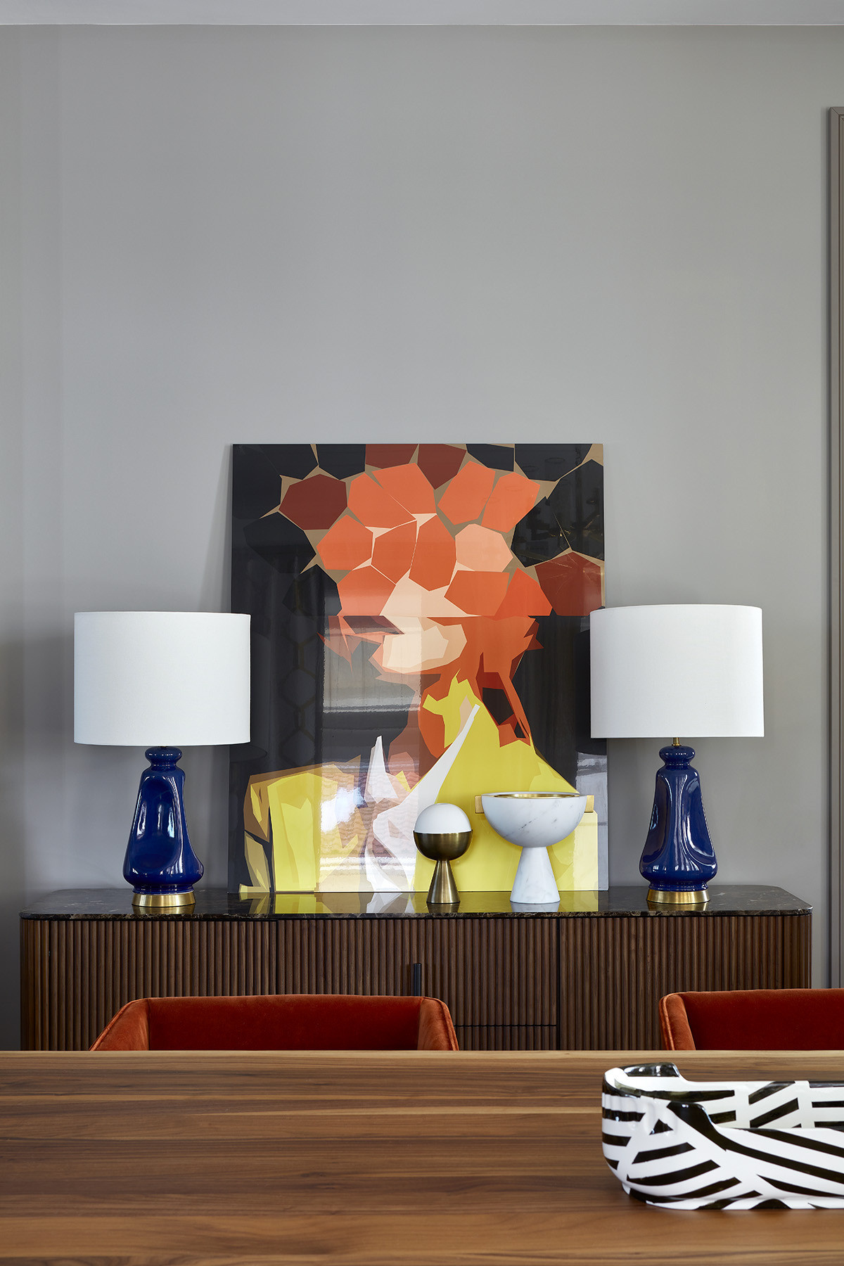 Houzz тур: Дом на Новой Риге с синей библиотекой