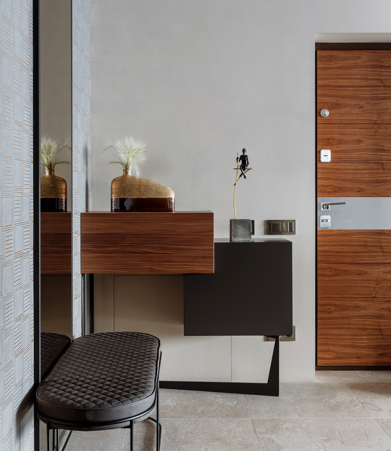 Просто фото: Привет, дерево — в прихожей