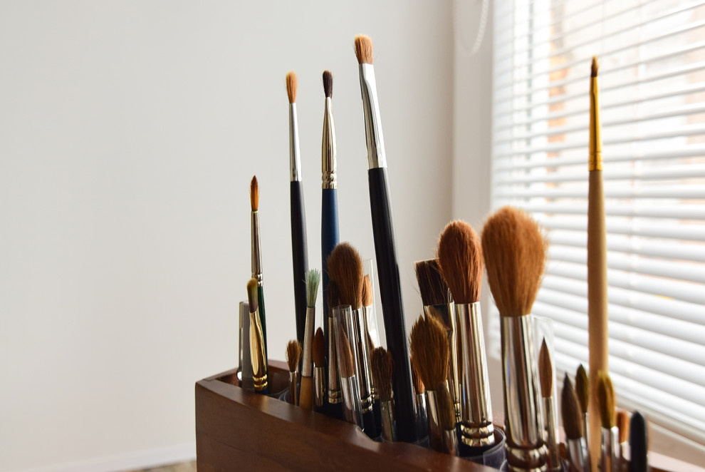 В гостях: Коллекция керамики и винтажная мебель в московской квартире