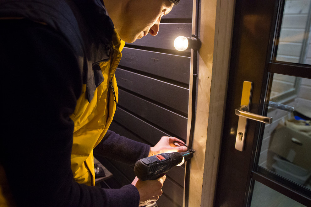 Уже пора: Как правильно выбрать гирлянду для фасада