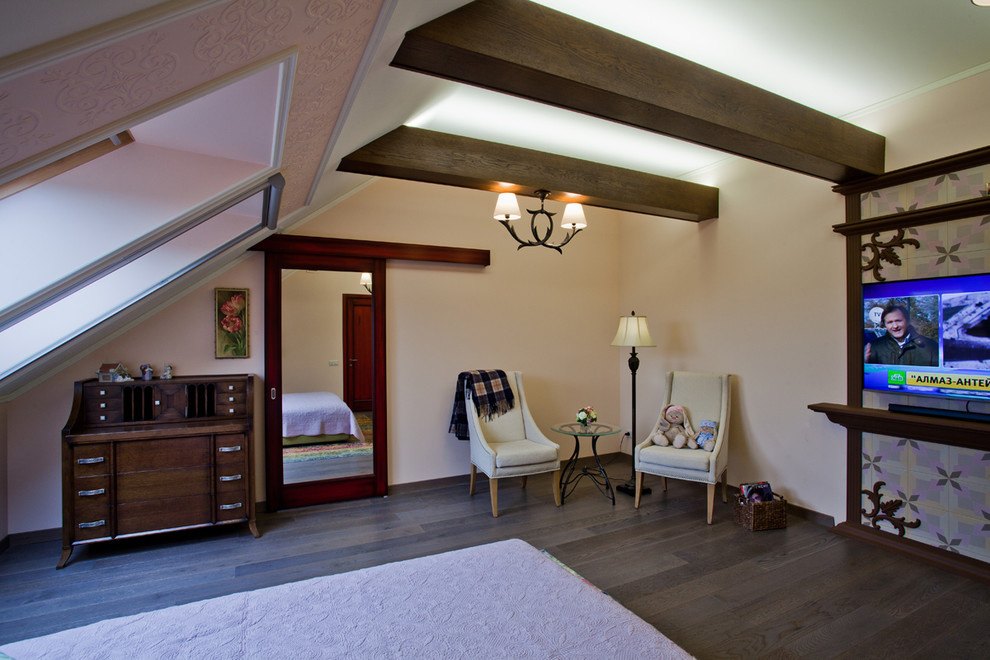 Houzz тур: Живописный дом у озера с качелями в холле