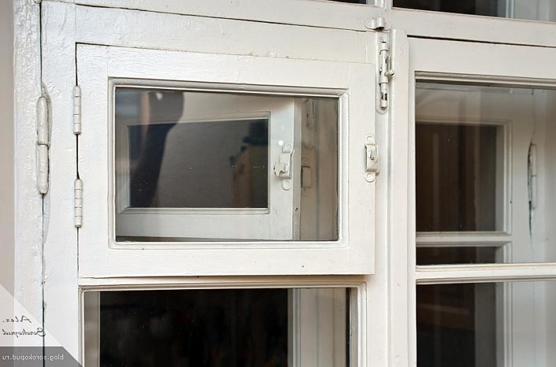 Вопрос: Как сделать форточку в пластиковом окне