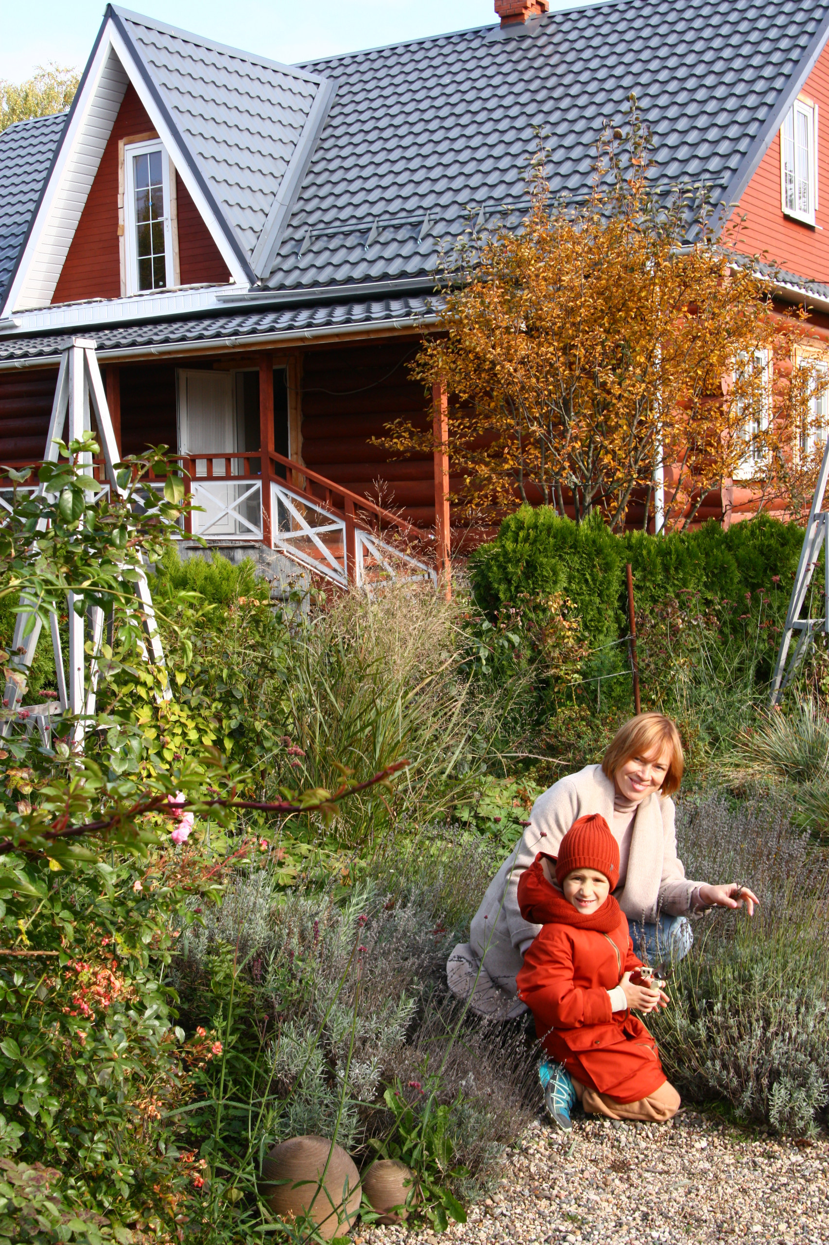 В гостях: Уютный сад с прудом на песках от выгоревшего торфа