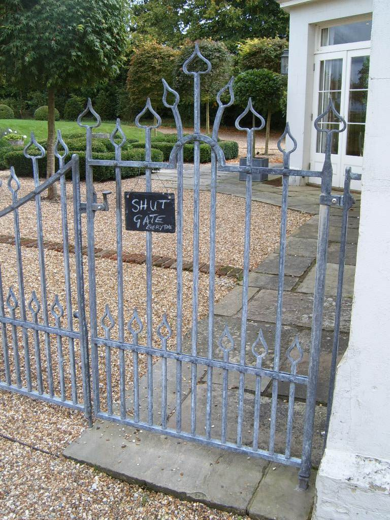 Фотоохота: 91 идея декора для калитки