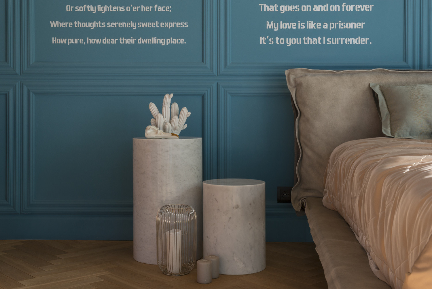 В гостях: Дом с гигантской Эйфелевой башней — камином