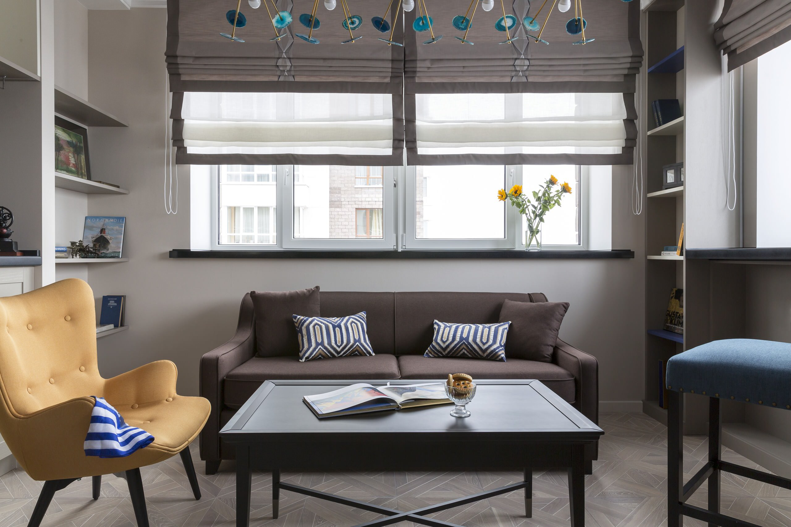 Проект недели: Кухня с голубыми фасадами и видом на парк из окна