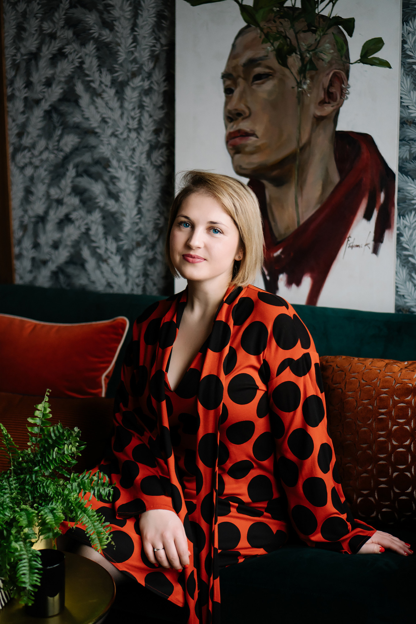 Houzz тур: Квартира с изумрудным диваном