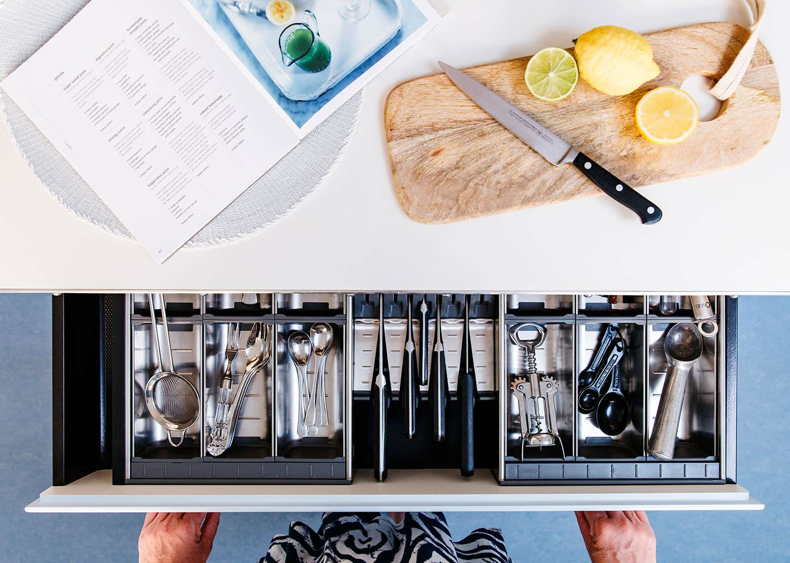 Как правильно: Освободить кухонный фартук