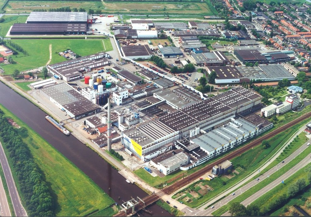 Портрет: Как делают мармолеум на фабрике в Нидерландах