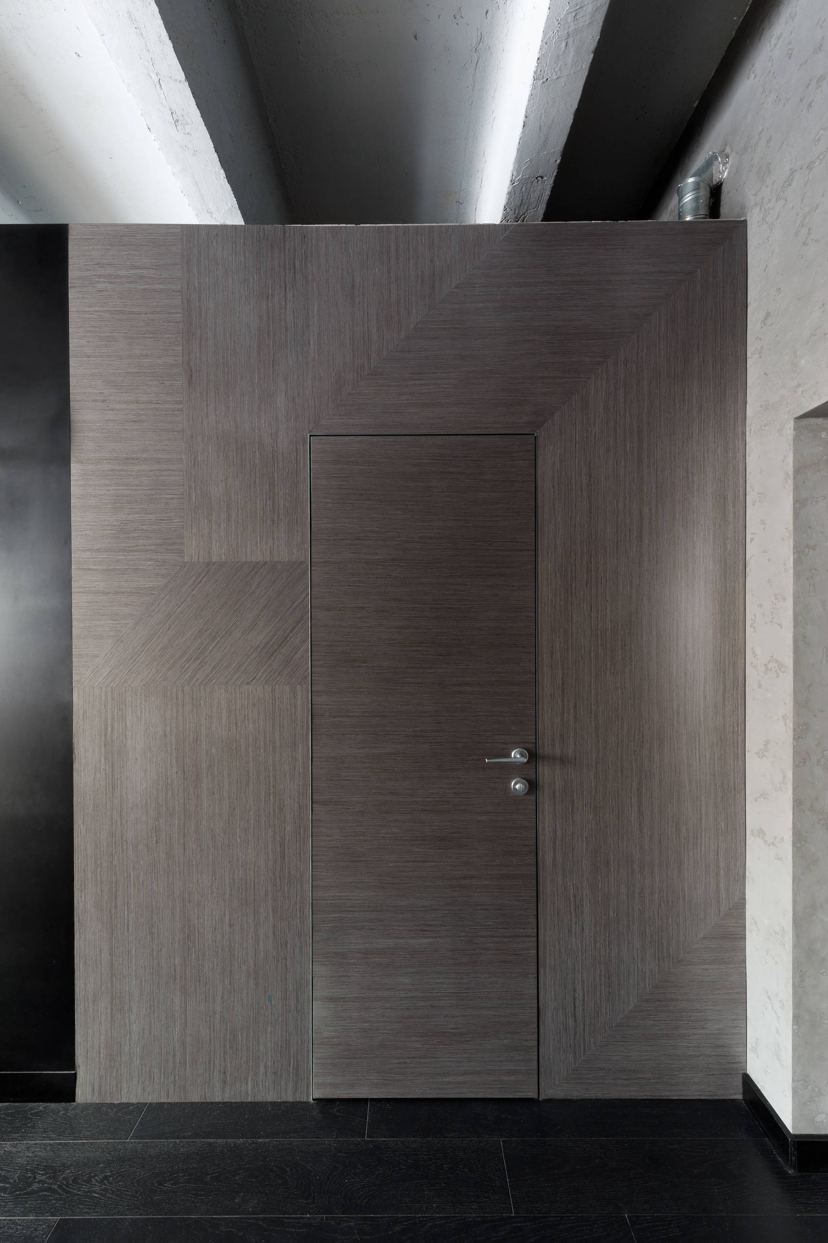 Houzz тур: 40 кв.м — студия в тёмных тонах