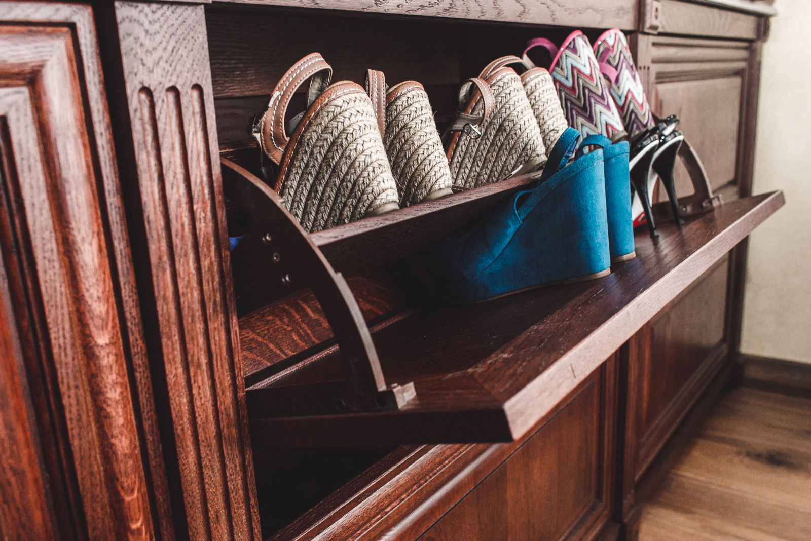 Как правильно: Хранить шубу и крупы в одном помещении