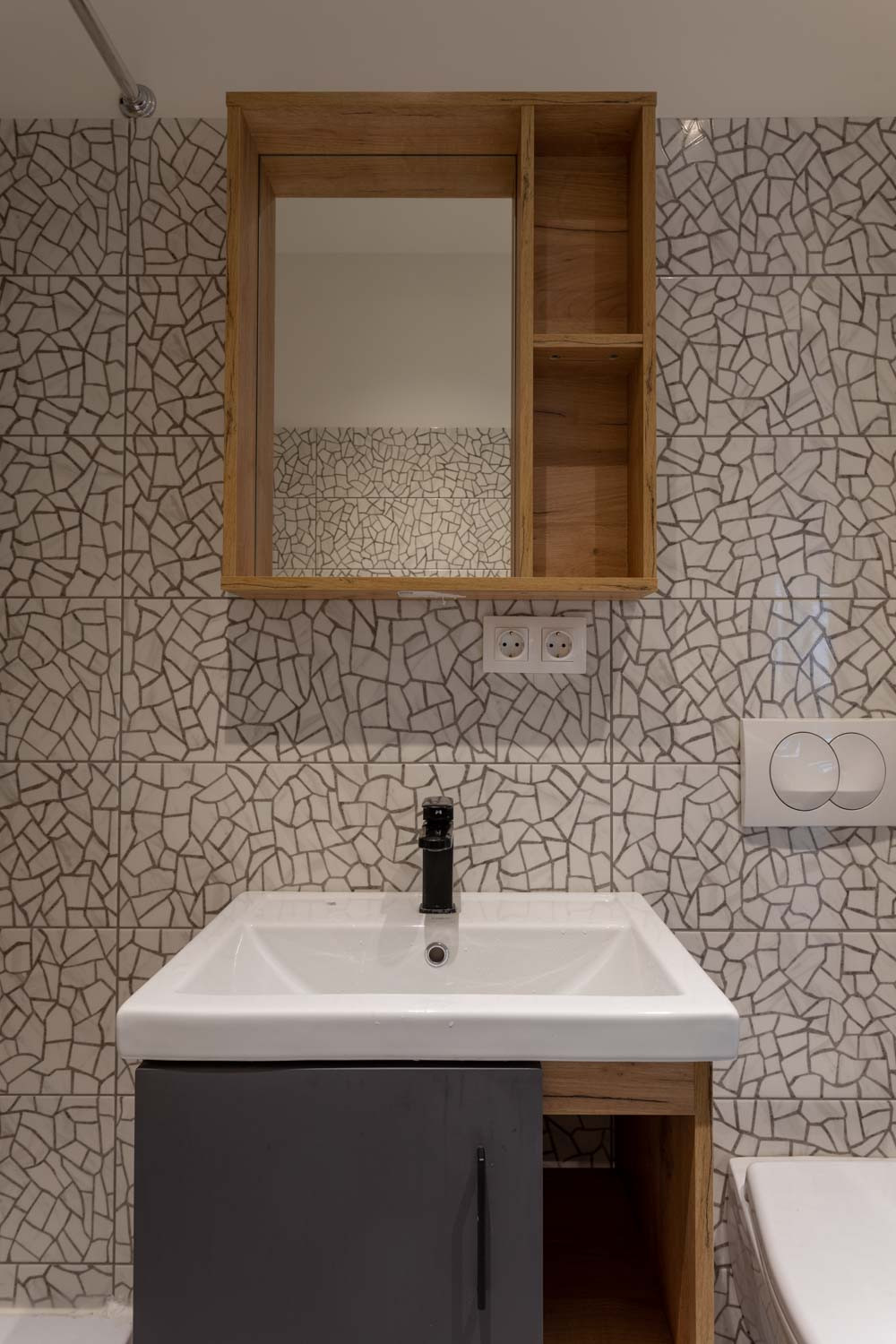 Houzz тур: 33 кв. м — студия с бетоном и полуаркой