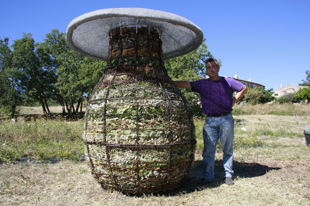 Хороший вопрос: Как сделать компост на даче и не перетрудиться