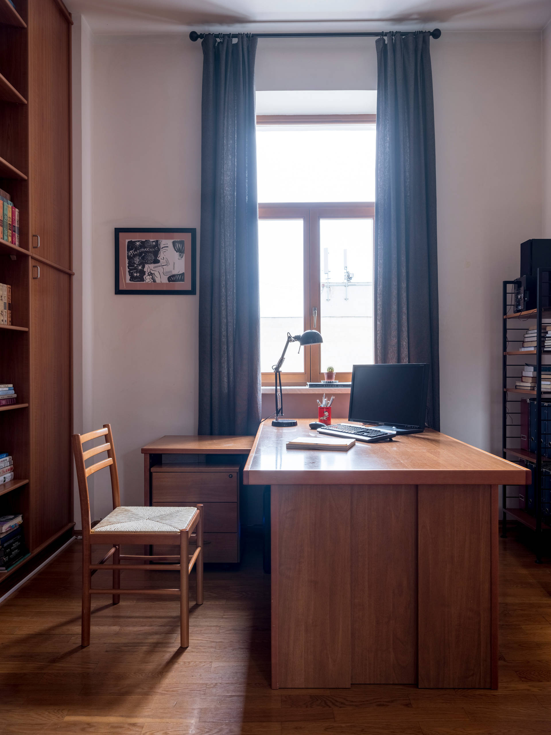 В гостях: Съёмная квартира, где живут декоратор и её коллекция