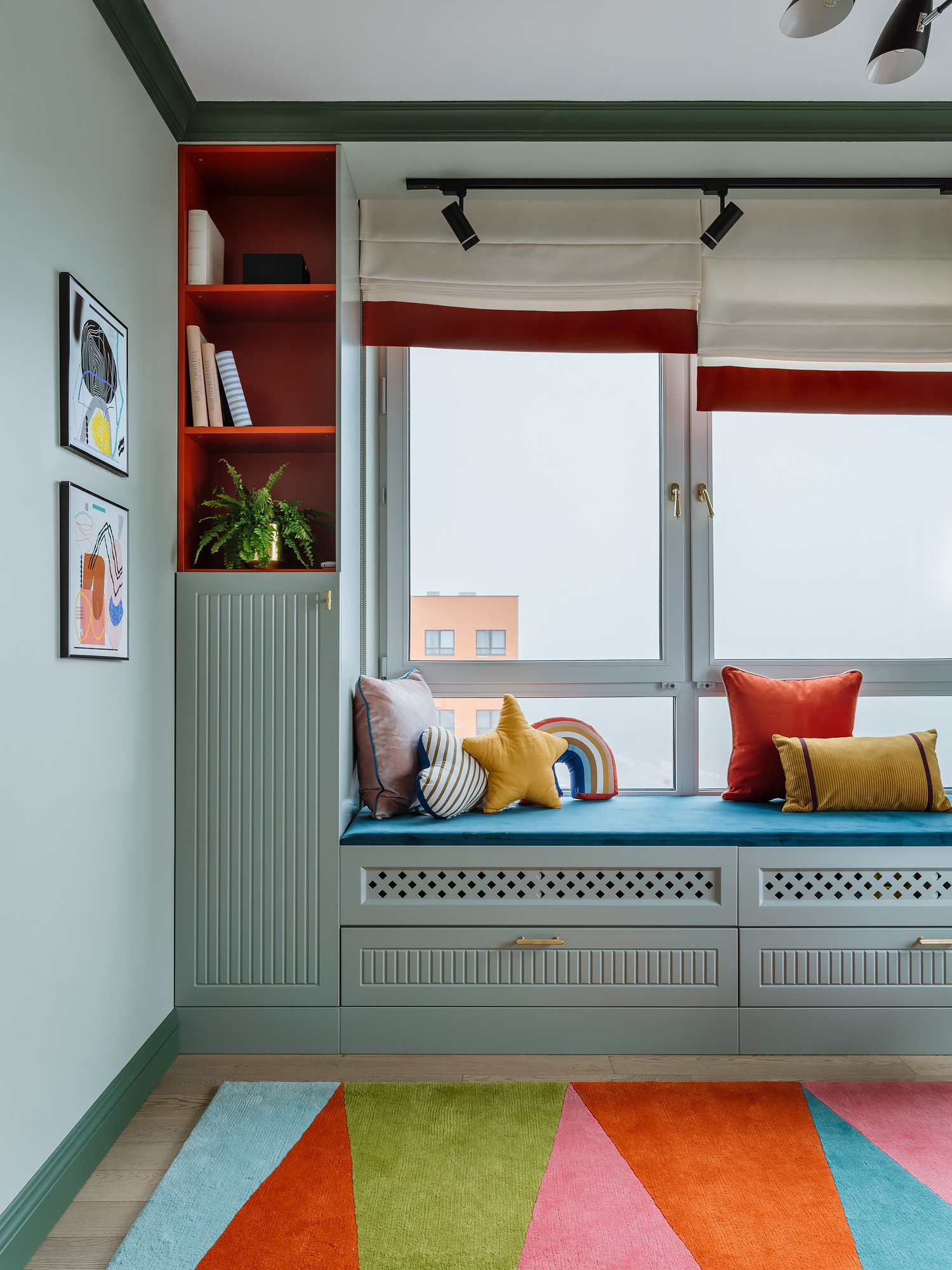 Houzz тур: Квартира с изумрудным диваном