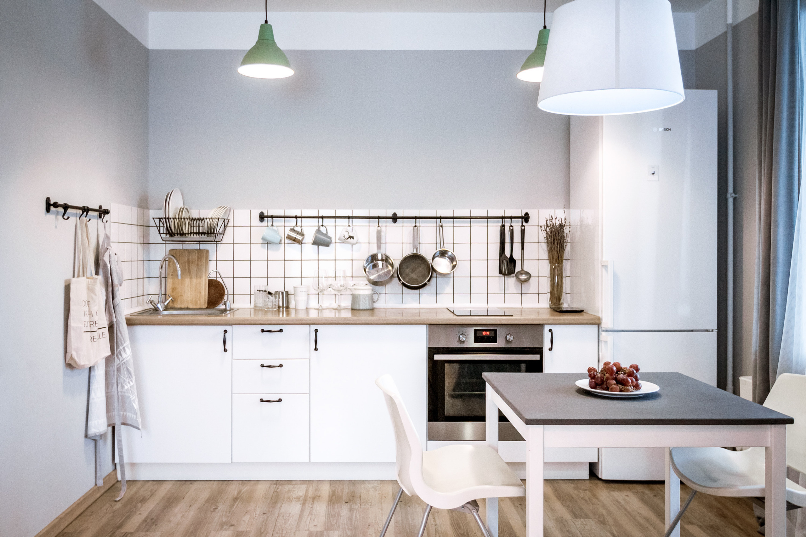 Есть решение: 8 вариантов кухни 18 кв.м