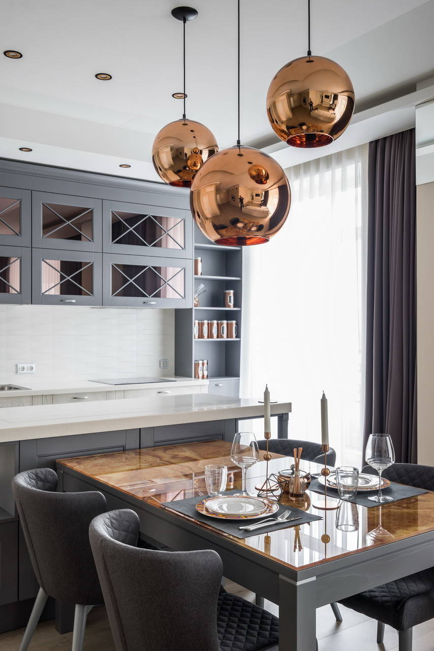 Houzz тур: Оникс, медь и зеркала в центре Петербурга