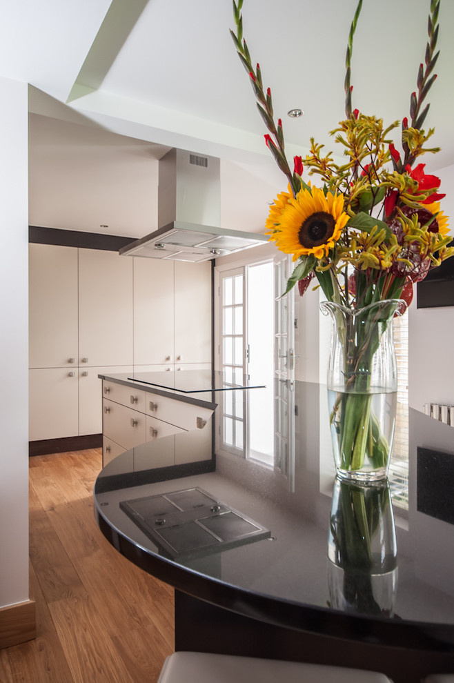 Натуральный или искусственный? Выбираем каменную столешницу для кухни