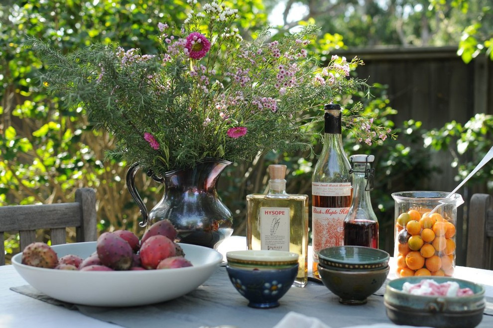 С серебряной ложкой: Как наслаждаться старинной посудой дольше