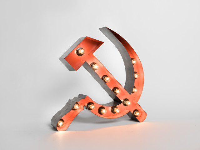 Чудо света: Цветной и окрашенный свет в интерьере