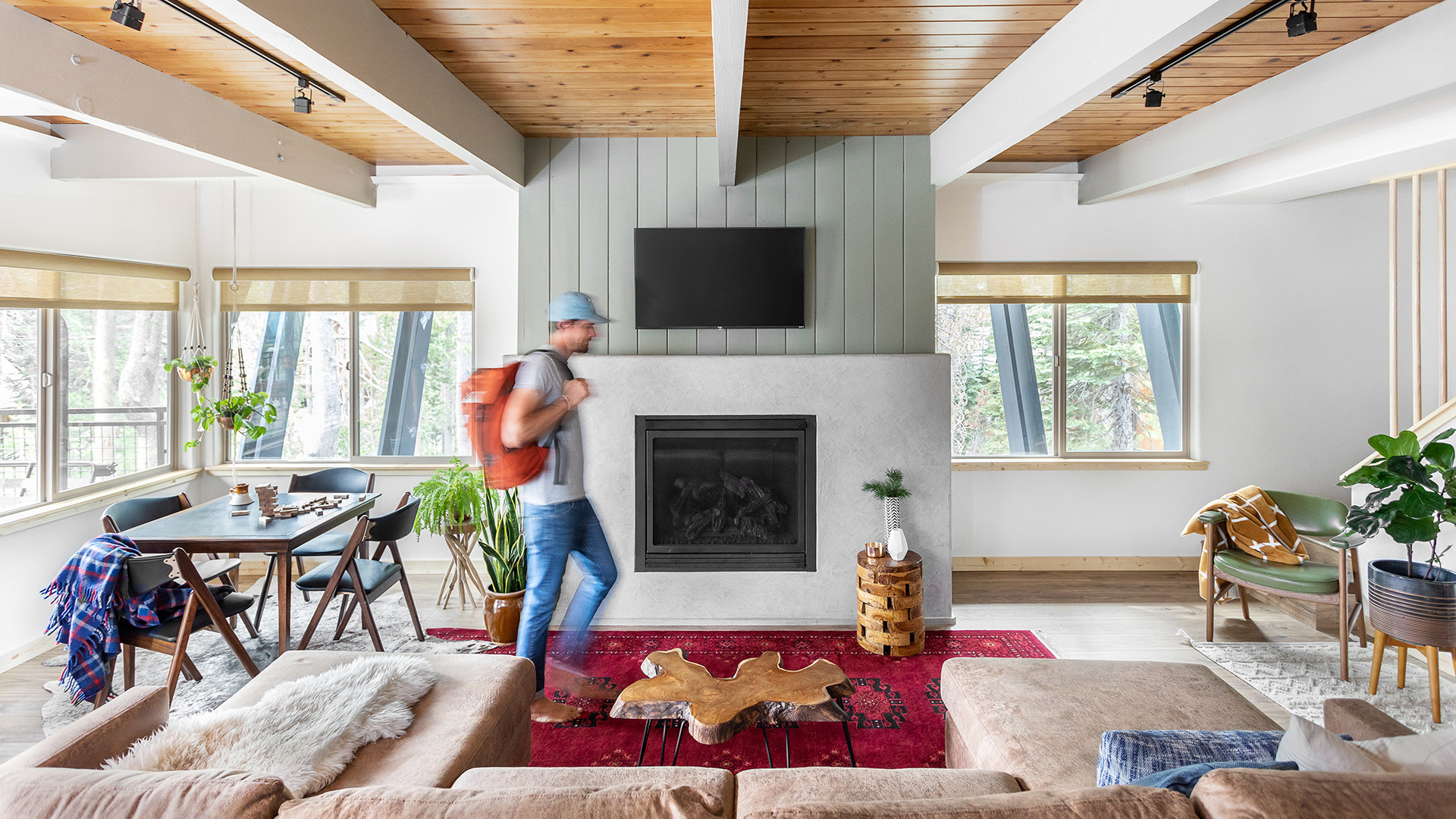 Есть вопрос: Зачем камину стекло