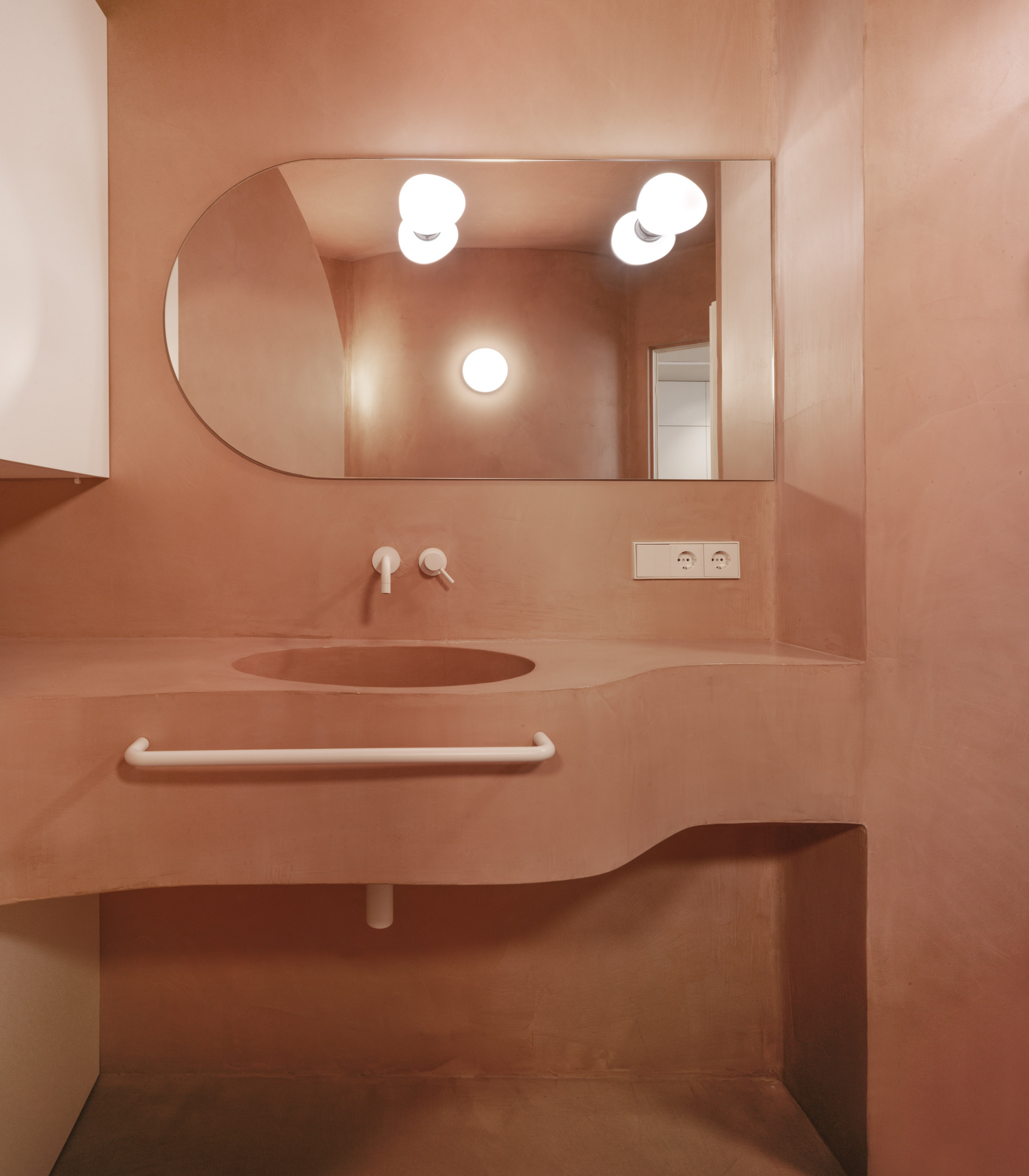 Тренд: Санузлы в «осенних» тонах — 16 фото