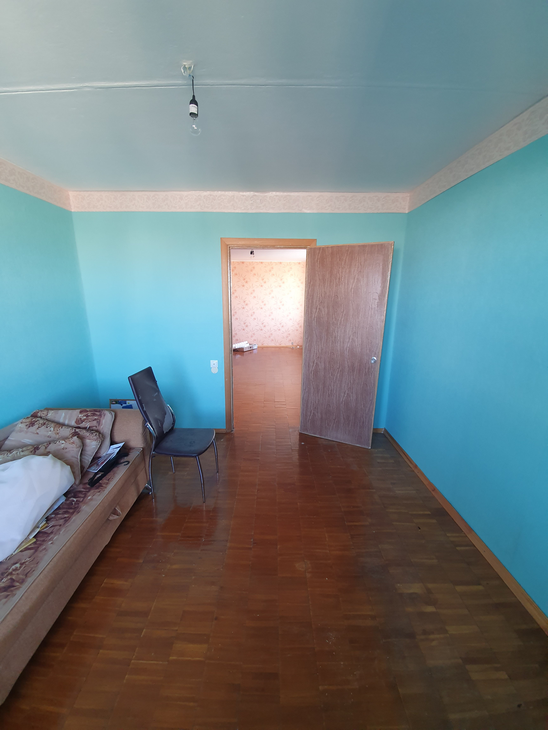 В гостях: Квартира с антикварным буфетом и быстрым ремонтом