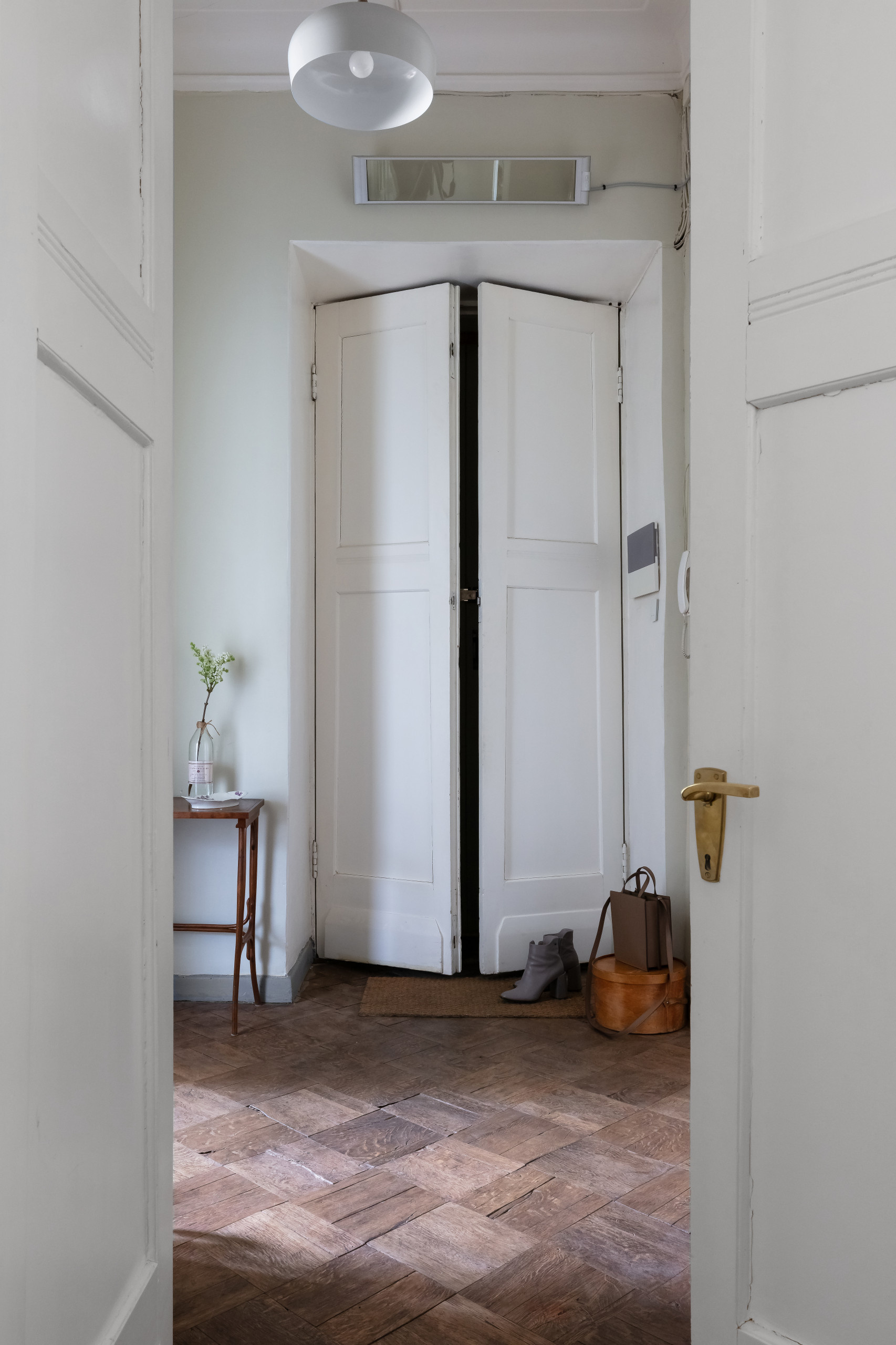 В гостях: Квартира в Петербурге – со слоном и антиквариатом