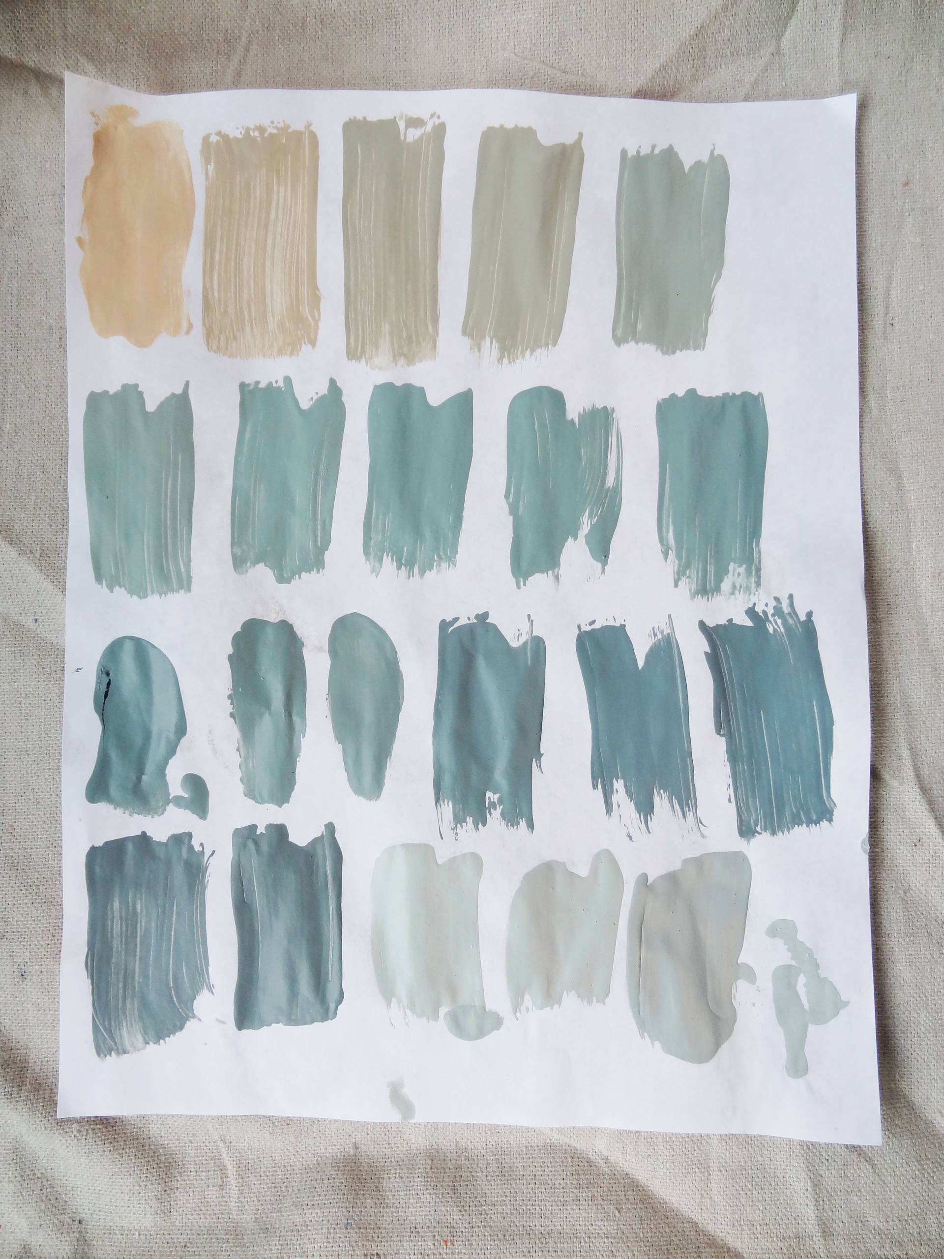 Дизайн-дебаты: Когда стоит сделать потолок цветным