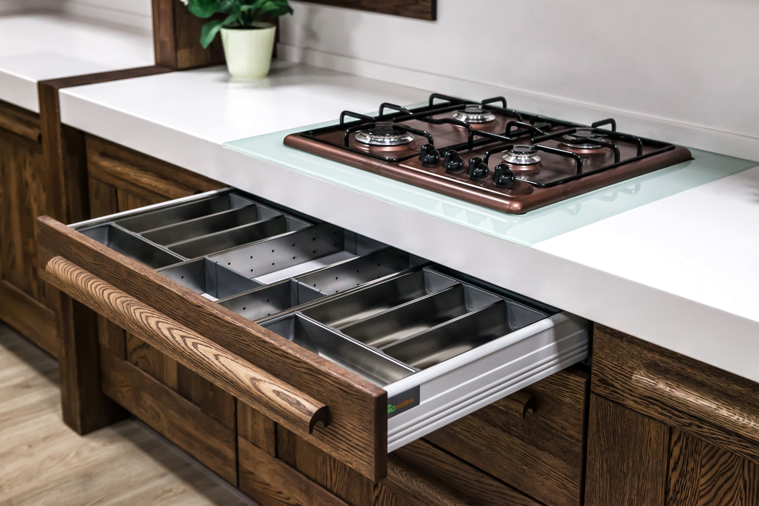 Нижний ярус: 11 советов по организации кухонных шкафов