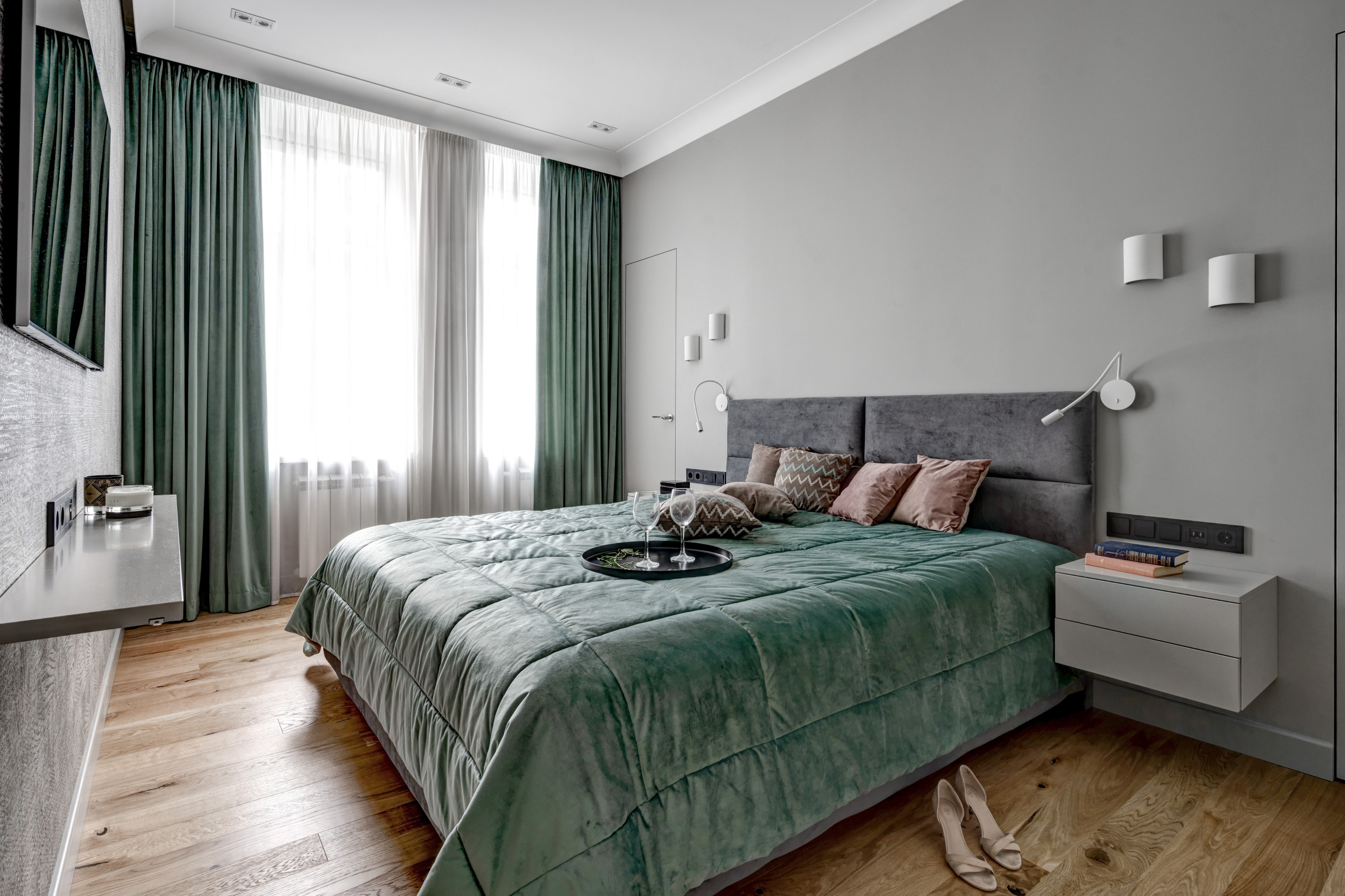 До и после: Интерьер в «сталинке» с оттенками серого и графита