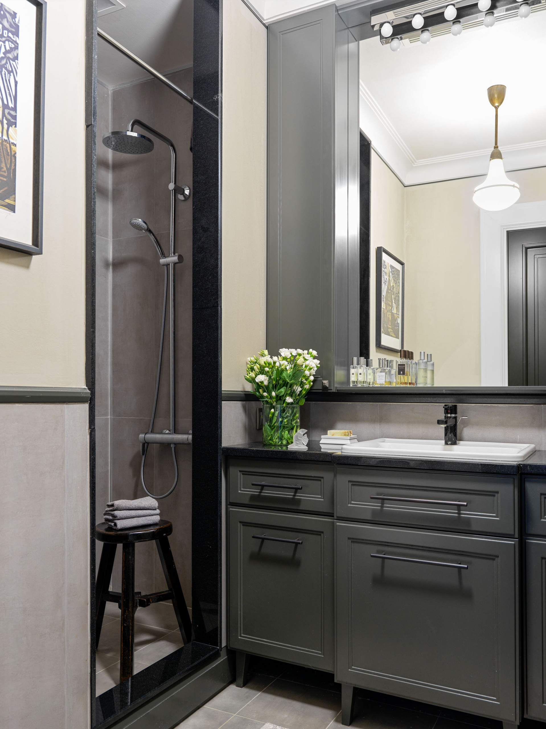 В гостях: Интерьер с колоннами в Соцгороде Казани