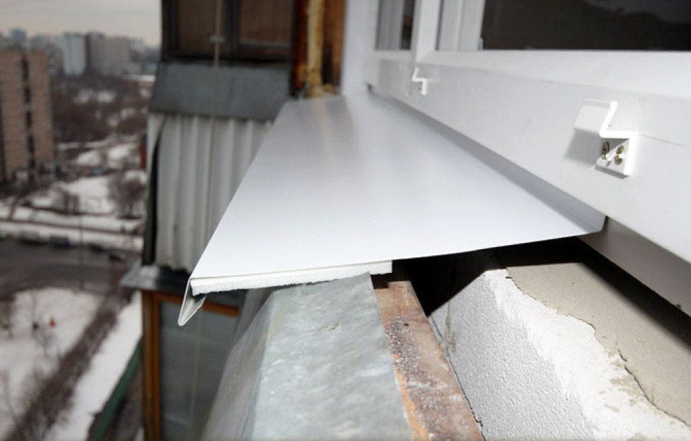 Вопрос: Обязательно ли делать отливы на окнах