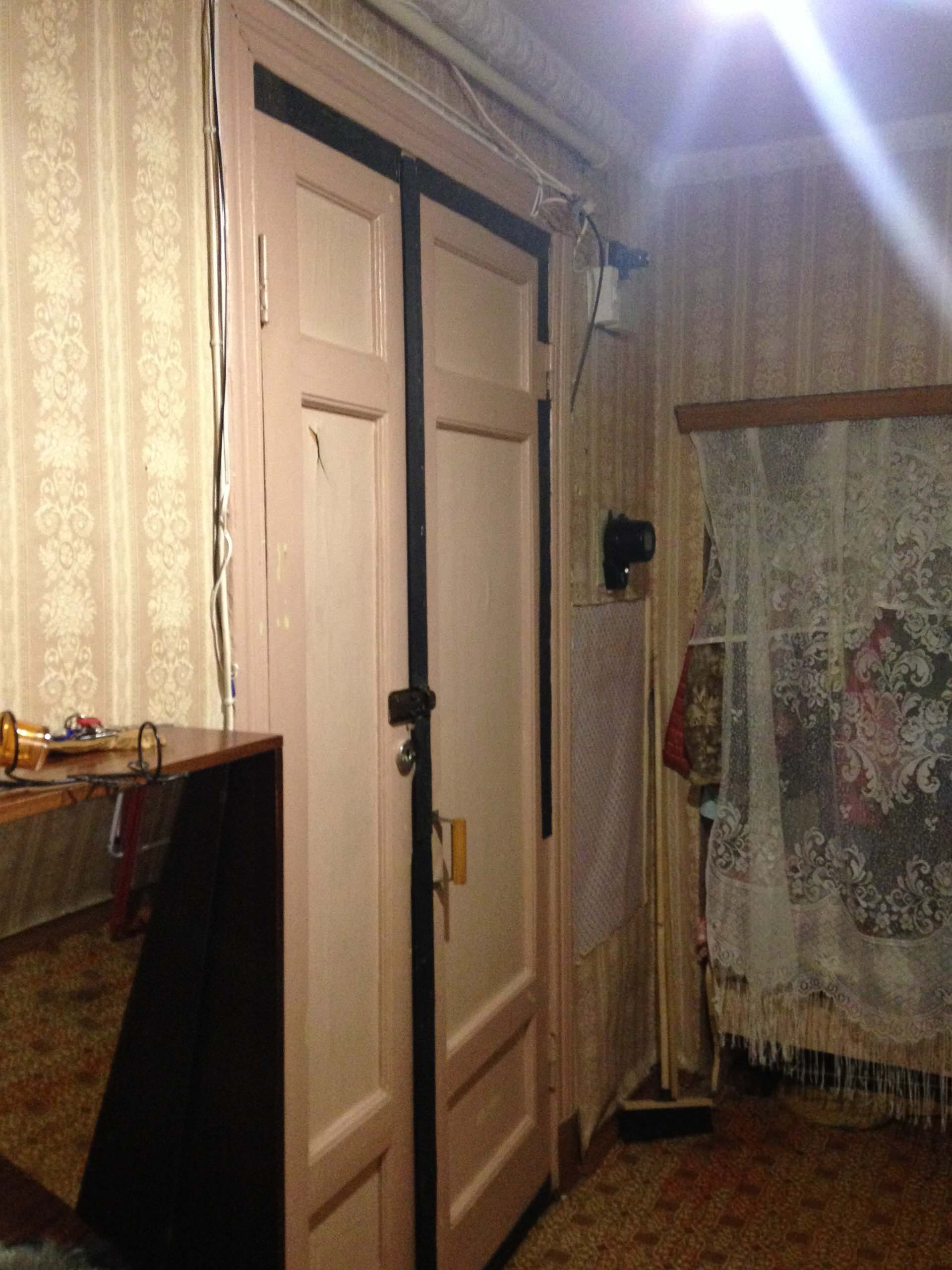 До и после: Квартира с мойкой для обуви в прихожей