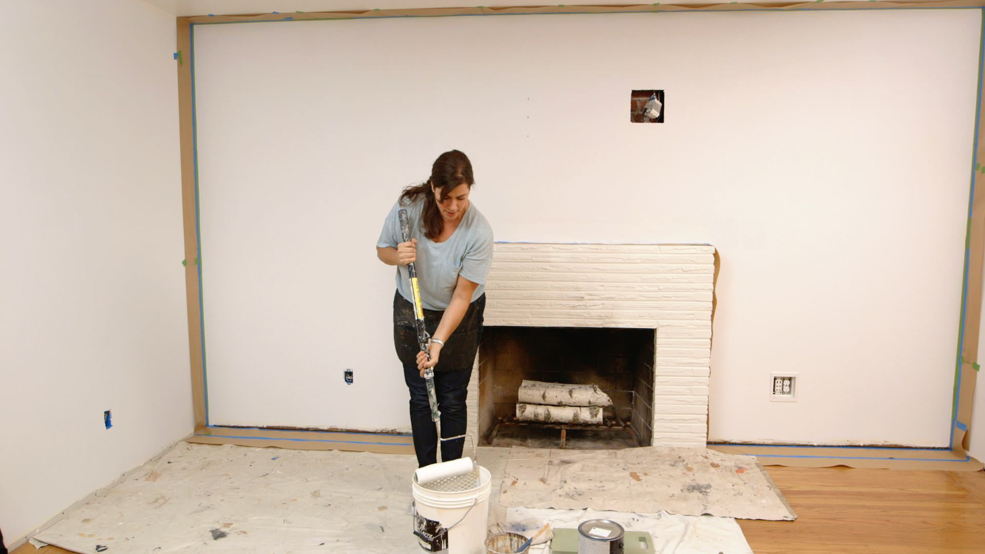 Инструкция Houzz: Как клеить обои на потолок