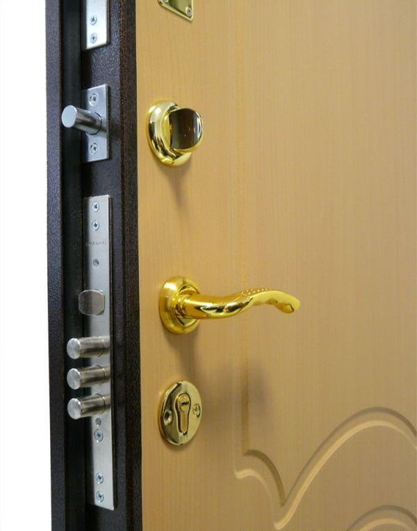 Вопрос: Какую входную дверь выбрать для дома