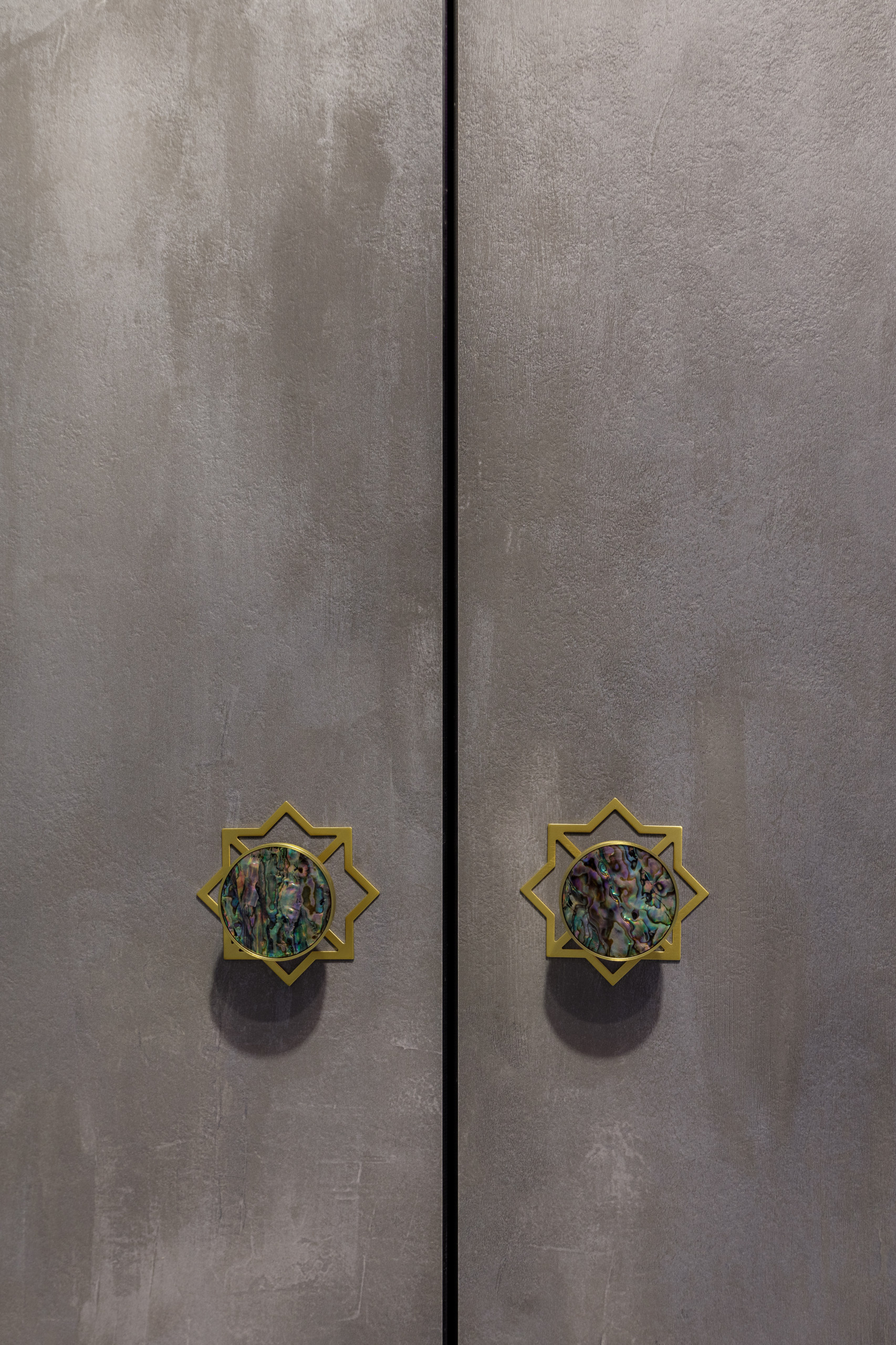 В гостях: «Нарисованный» дом или четыре стихии одного интерьера