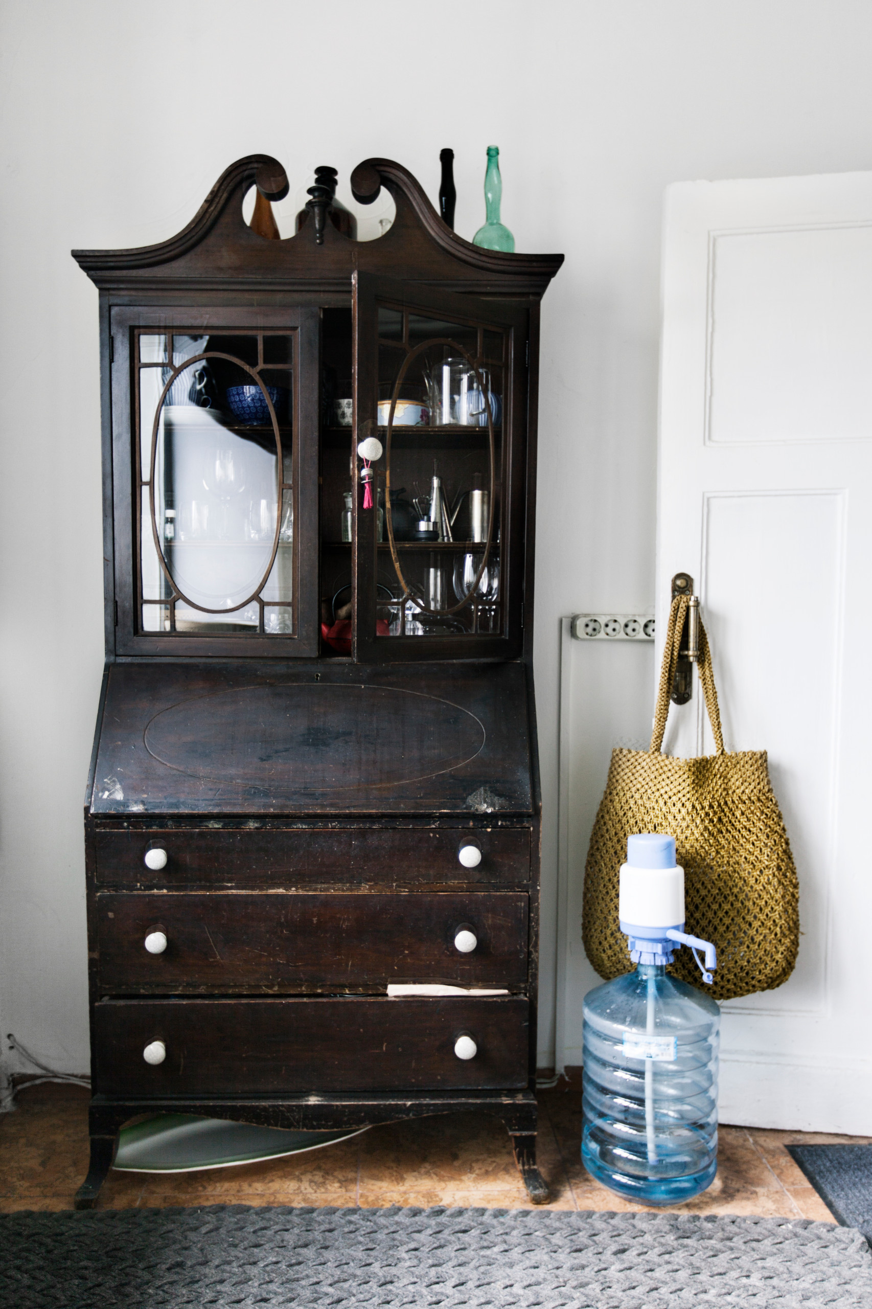 В гостях: Московская квартира архитектора, превращенная в бюро