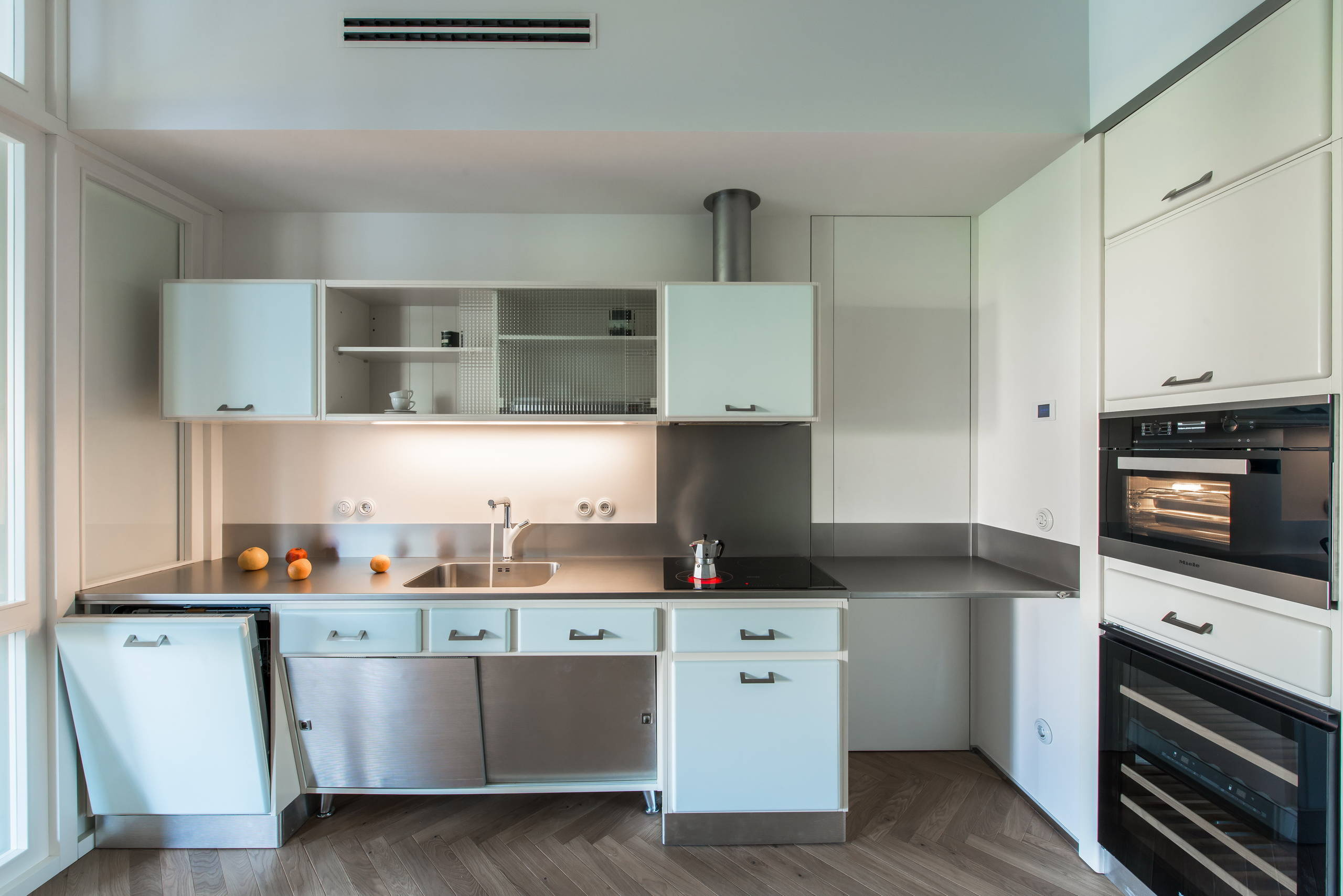 Есть решение: 9 проектов кухни 12 кв.м