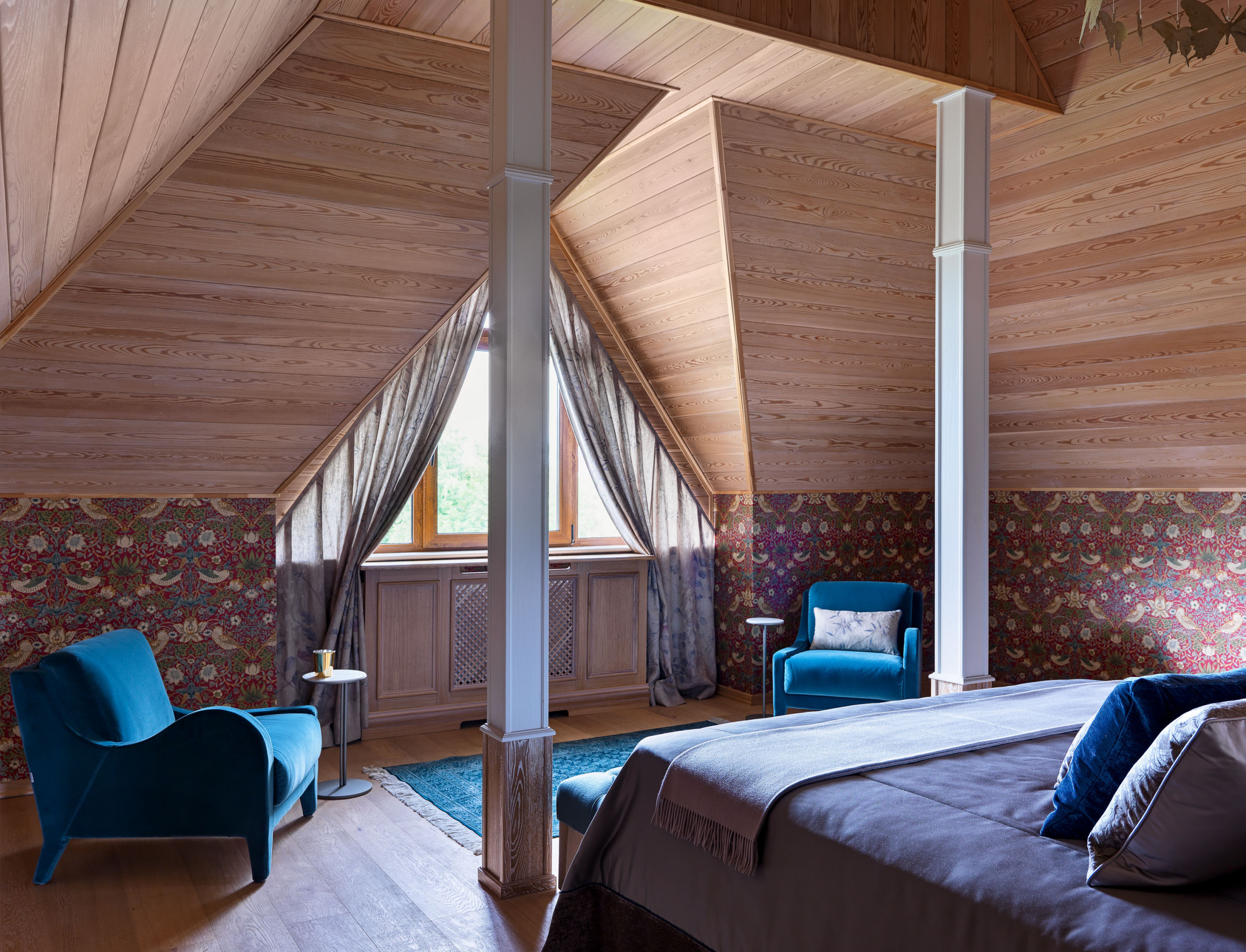 Houzz тур: Загородный дом с дроздами, стрекозами и бабочками