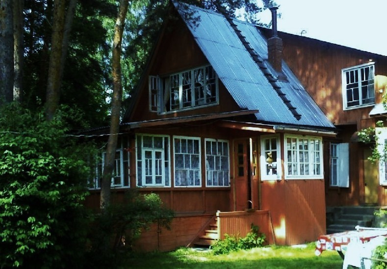 Русская дача: От императорских коттеджей до фазенды на шести сотках