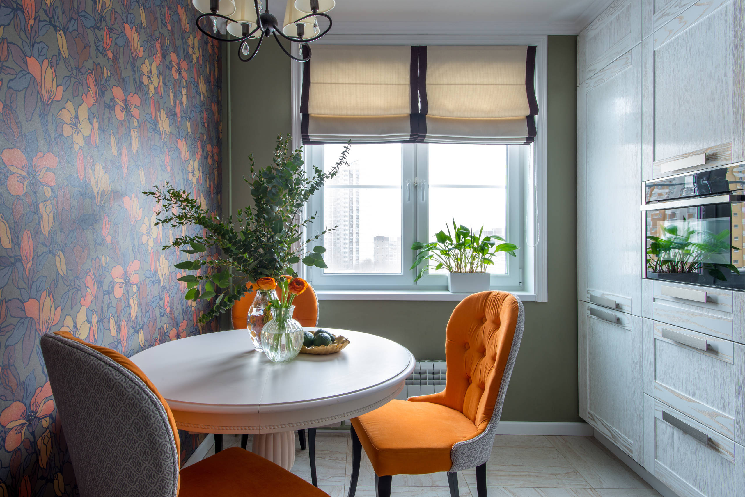 Есть решение: Кухня 9 кв.м в панельном доме