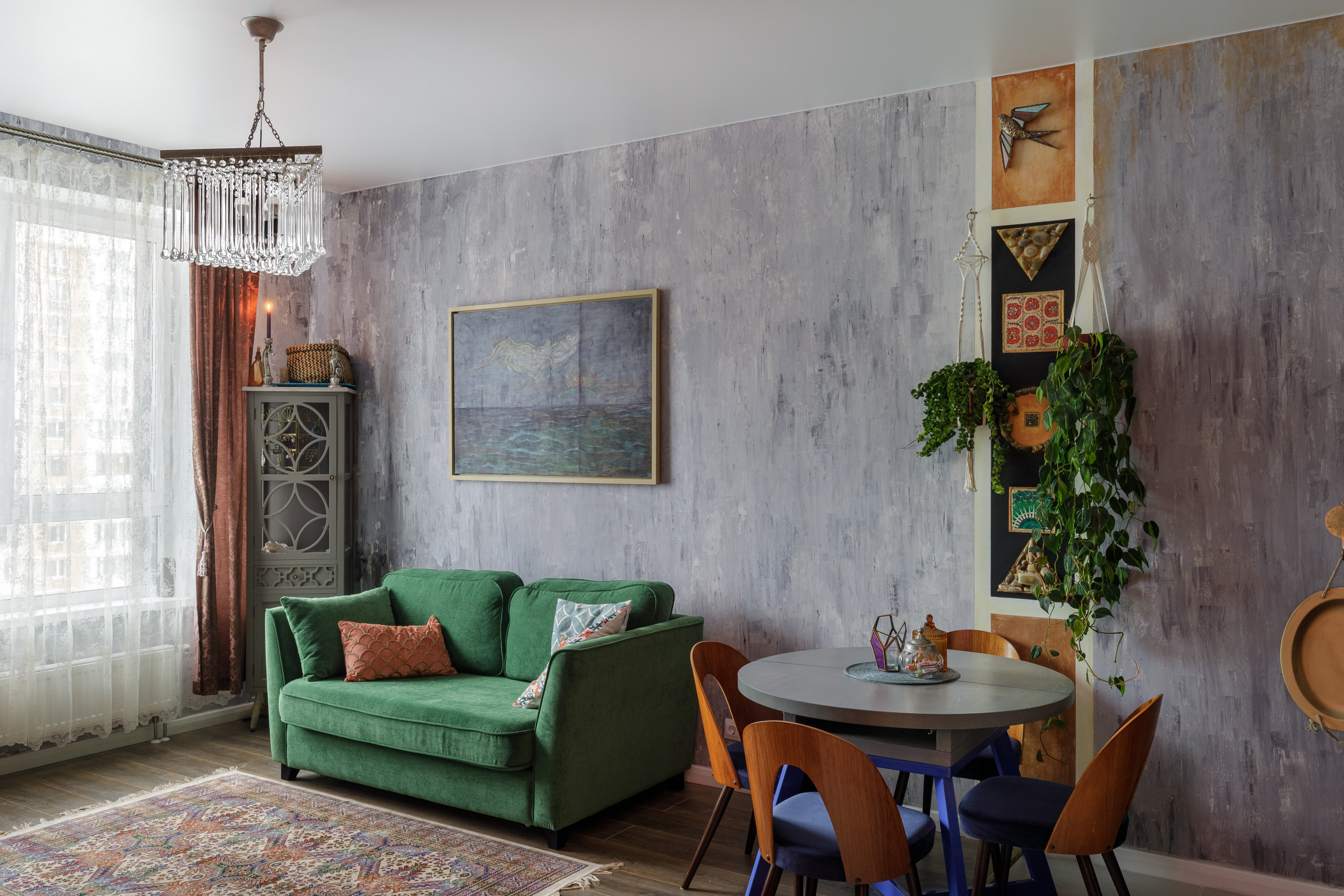 В гостях: «Нарисованный» дом или четыре стихии одного интерьера