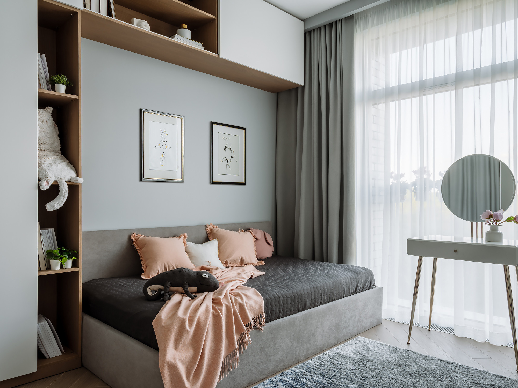 Houzz тур: Квартира с «космической» детской и зеленым диваном